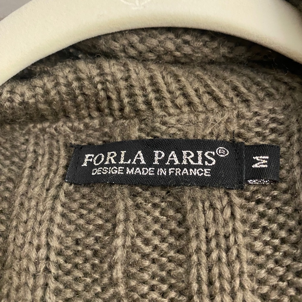 Wrap sweater with sequins